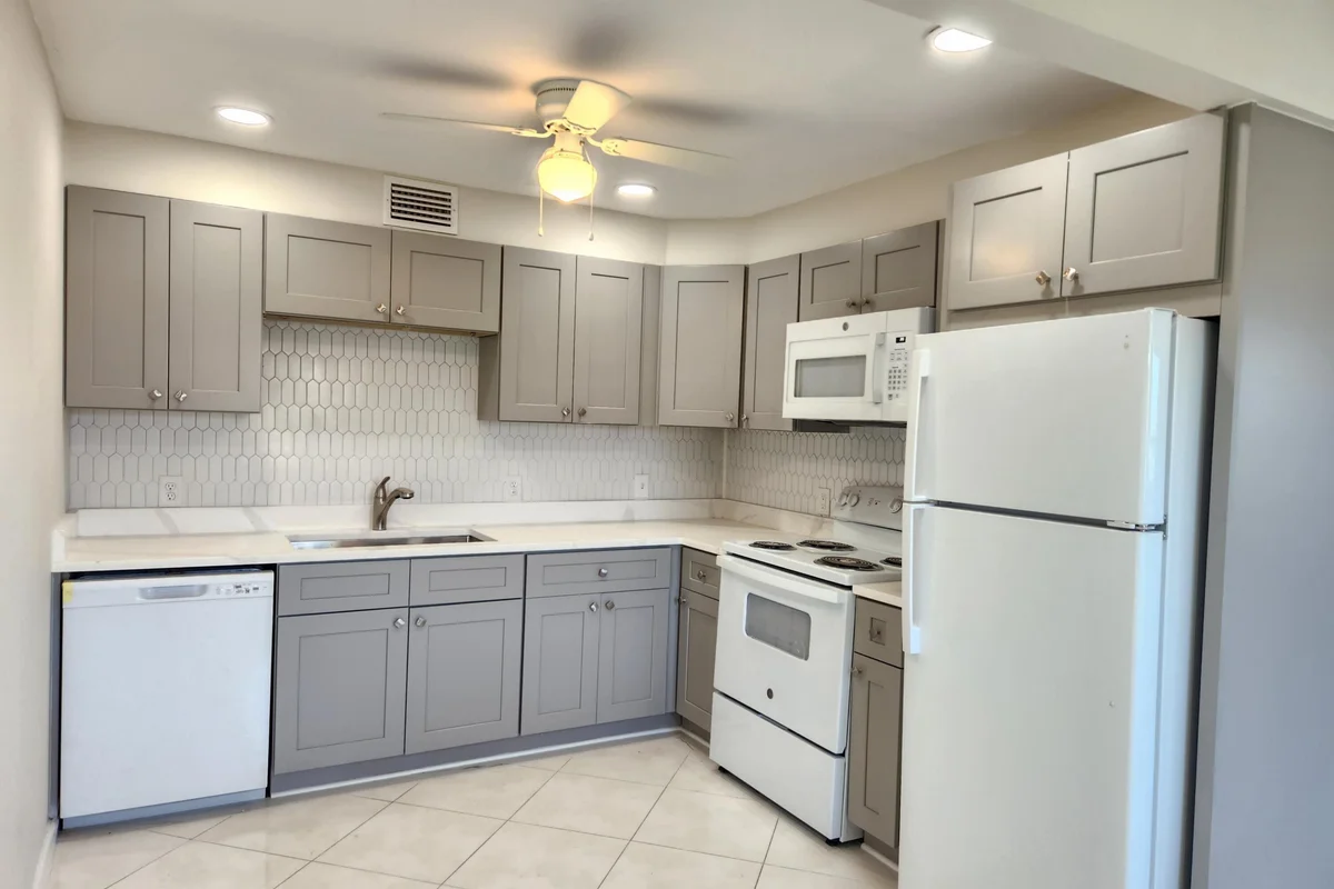 3025 Newcastle B, Boca Raton: photo 1 of 22