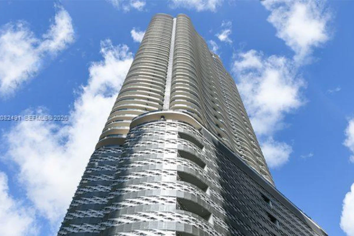 1000 Brickell Plz #2406, Miami: photo 1 of 26
