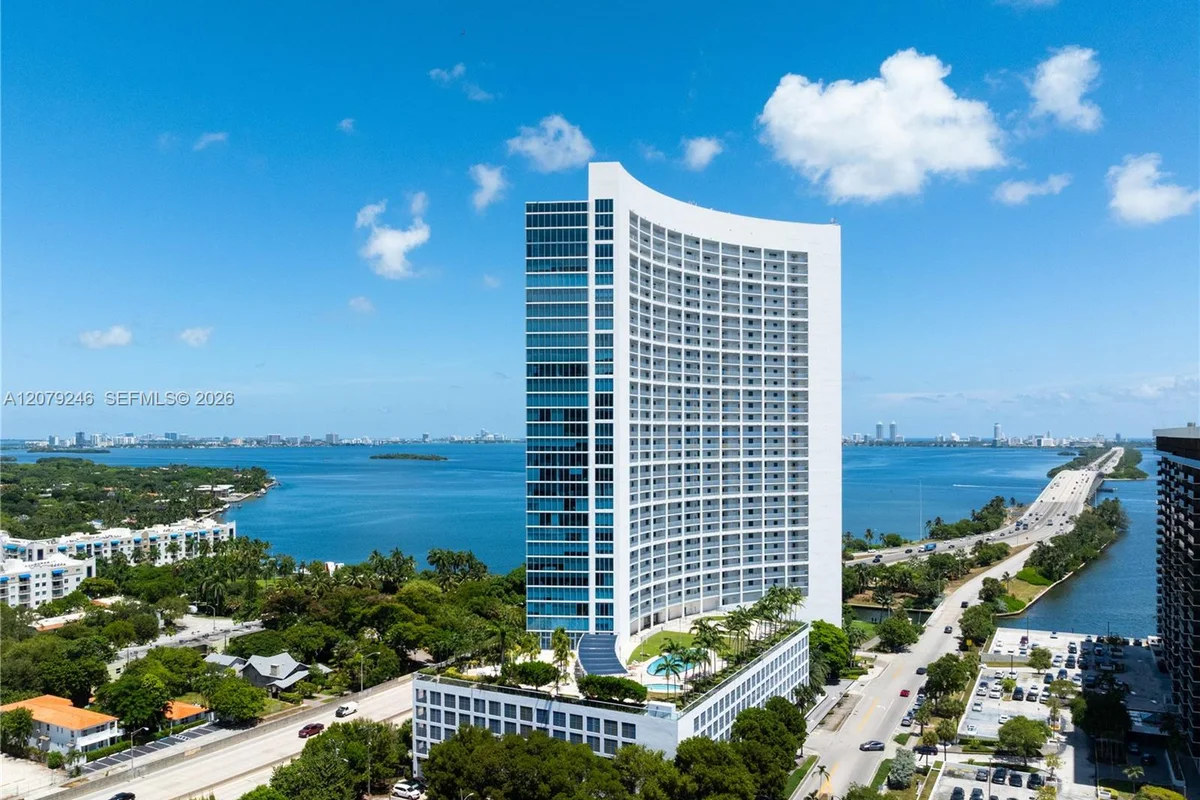 601 NE 36th St #1412, Miami: photo 1 of 46
