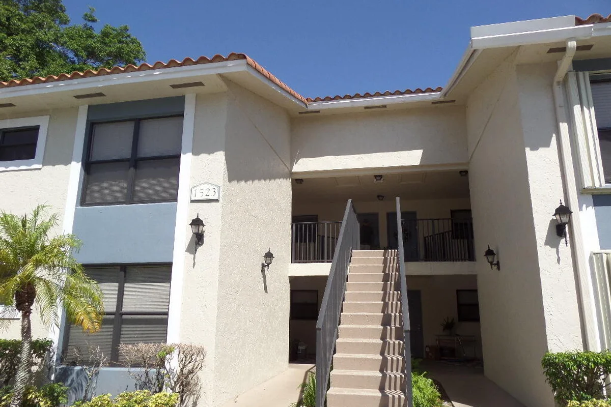 1523 Lake Crystal Dr #F, West Palm Beach: photo 1 of 19