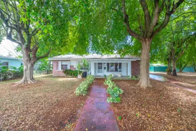 226 NE 13th Ave, Pompano Beach: photo 1 of 38