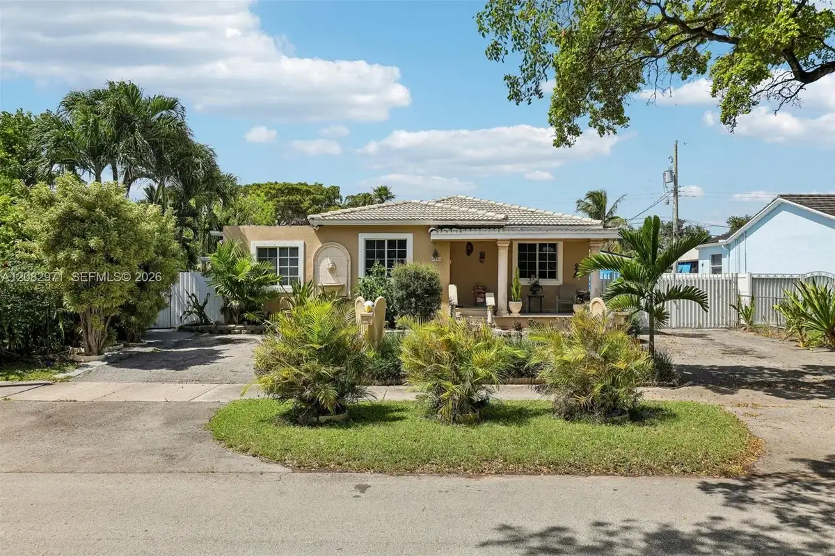 6531 SW 20th St, West Miami: photo 1 of 49