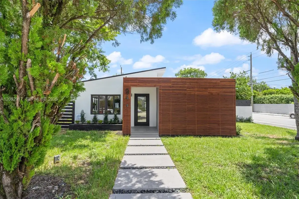 94 NW 48th St, Miami: photo 1 of 28