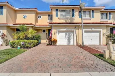 3008 N Evergreen Cir, Boynton Beach: photo 1 of 28