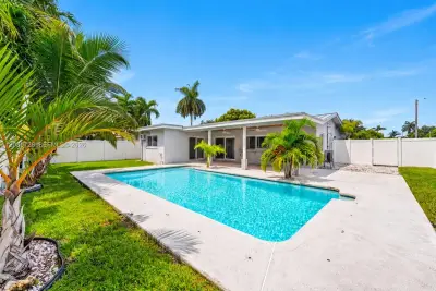 4490 NW 19th Way, Oakland Park: photo 1 of 33