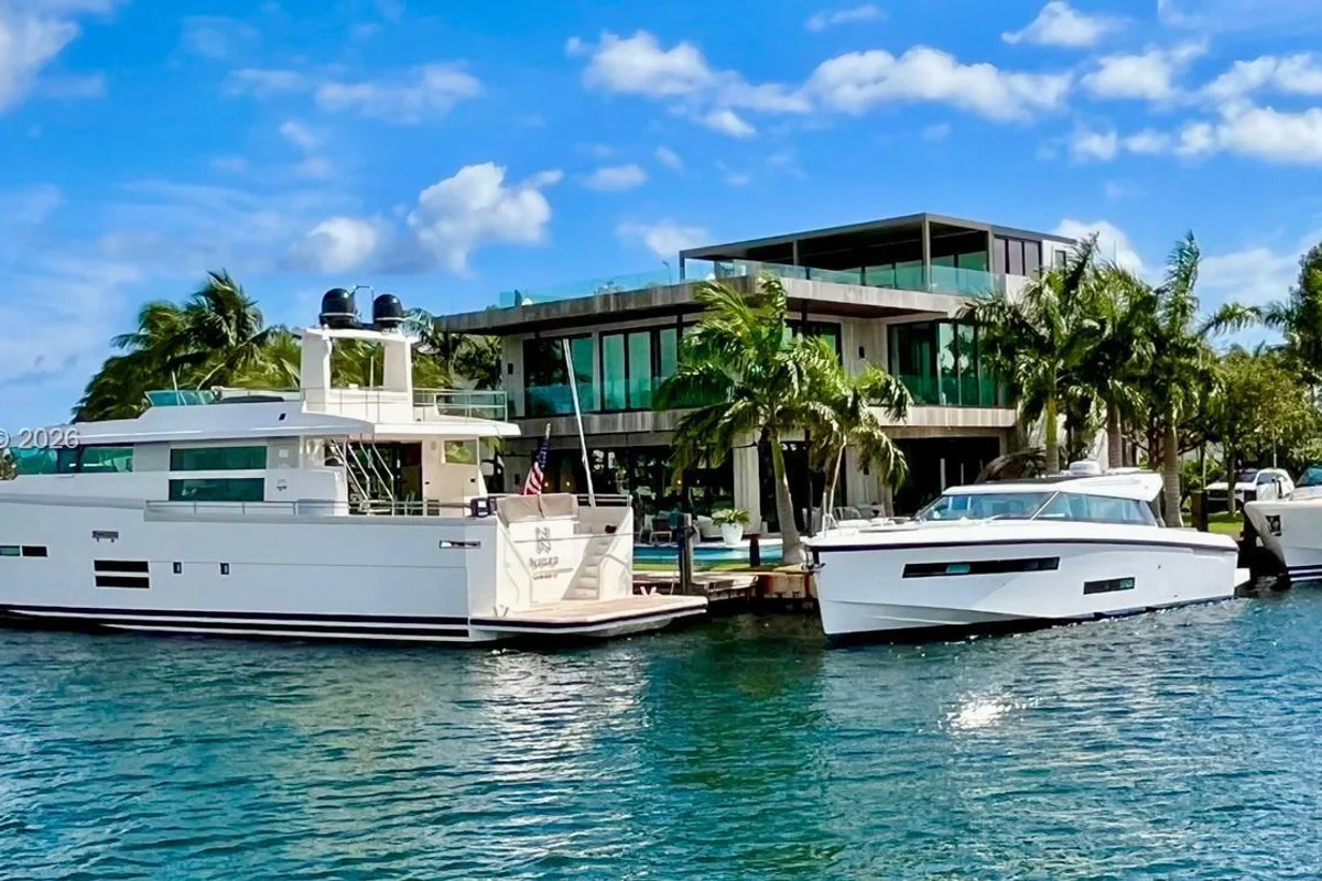 House in Pompano Beach: photo 1 of 19