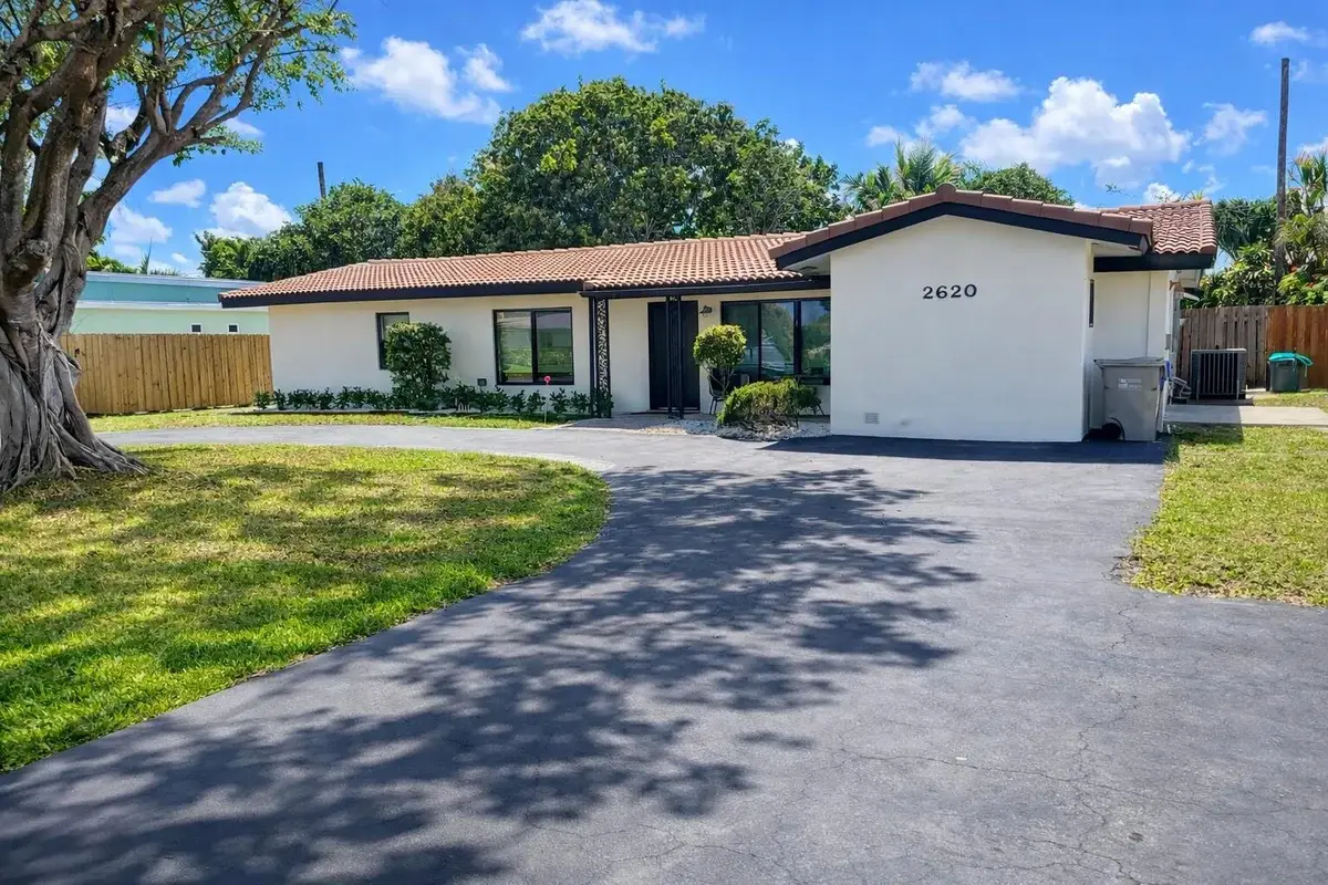 2620 NE 19th St, Pompano Beach: photo 1 of 22