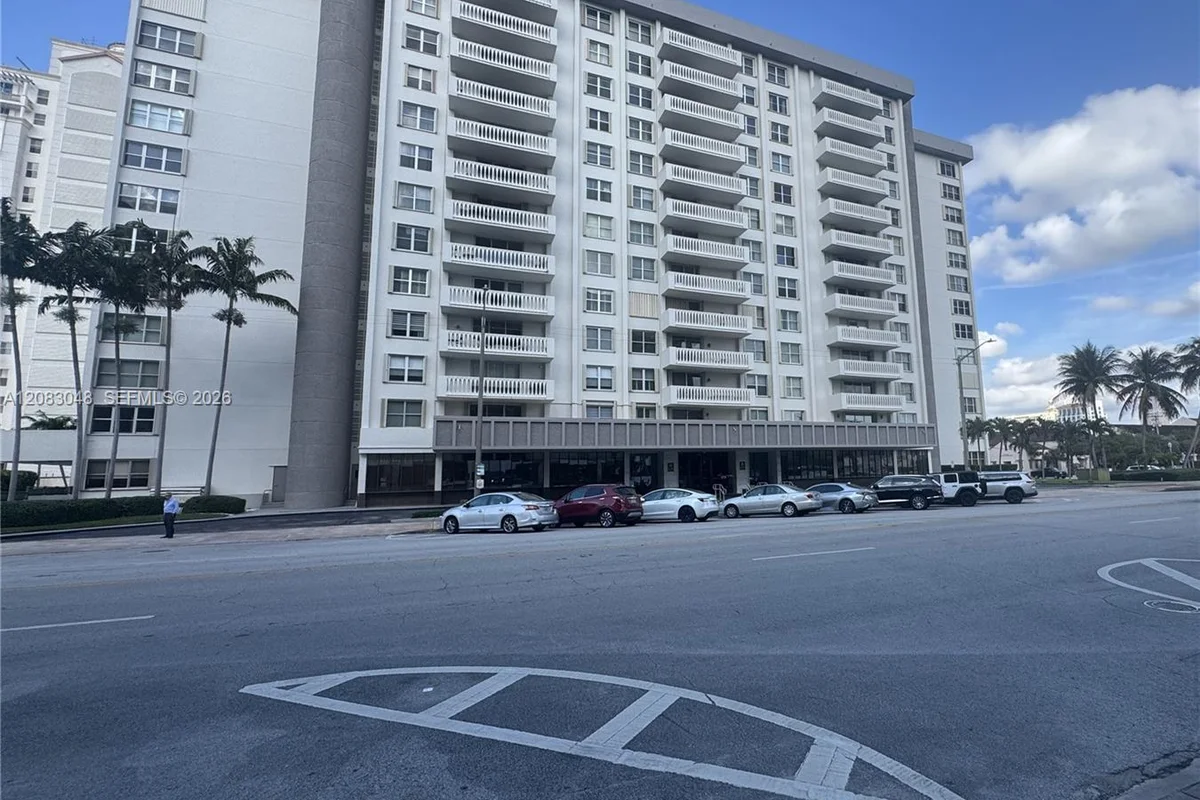 625 Biltmore Way #1103, Coral Gables: photo 1 of 19