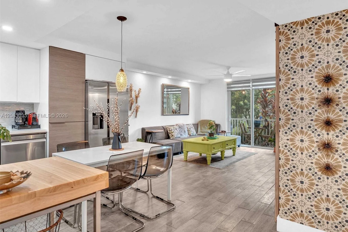 1700 NE 191st St #102, Miami: photo 1 of 48