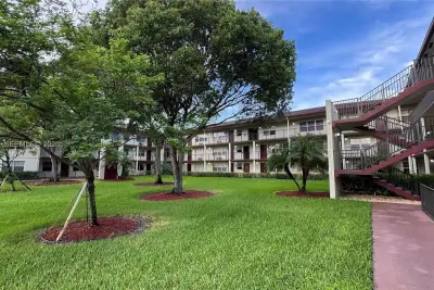 150 SW 134th Way #208R, Pembroke Pines: photo 1 of 7
