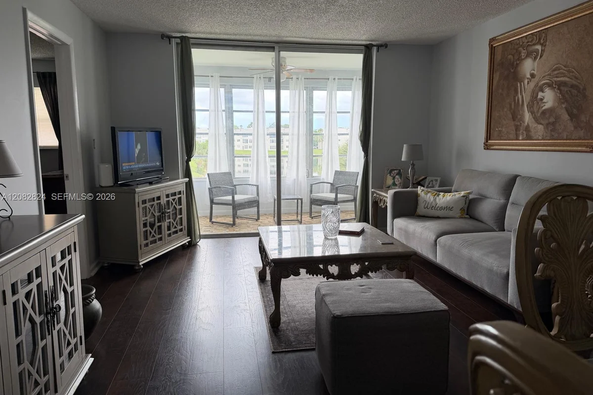 8220 Sunrise Lakes Blvd #211, Sunrise: photo 1 of 23