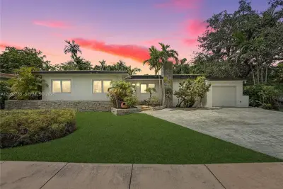 3128 Coconut Grove Dr, Coral Gables: photo 1 of 44