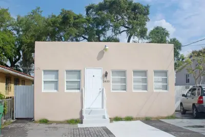 5835 SW 4th St #A, Miami: photo 1 of 8