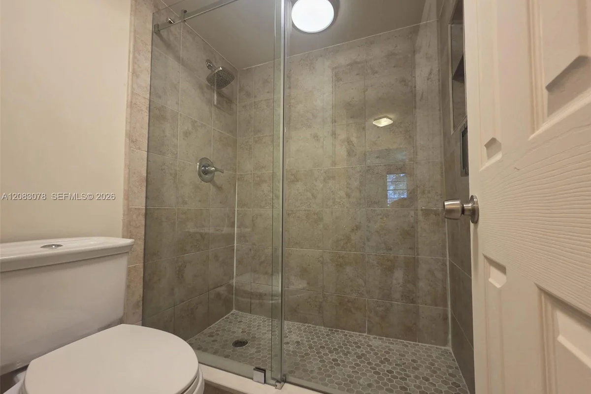 7300 NW 17th St #319, Plantation: photo 1 of 17
