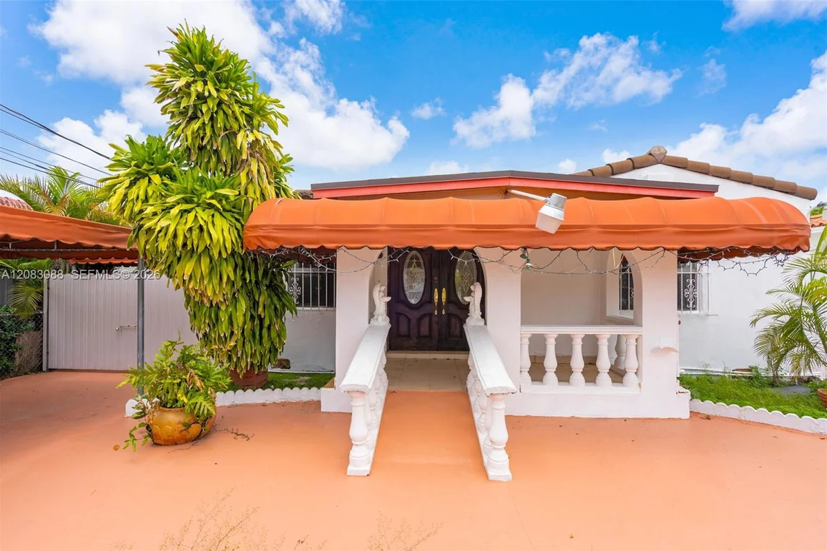 615 SW 62nd Ct, Miami: photo 1 of 37