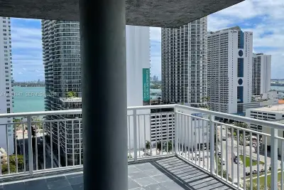 275 NE 18th St #1907, Miami: photo 1 of 39