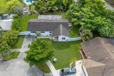 7159 SW 148th Pl, Miami: photo 1 of 44