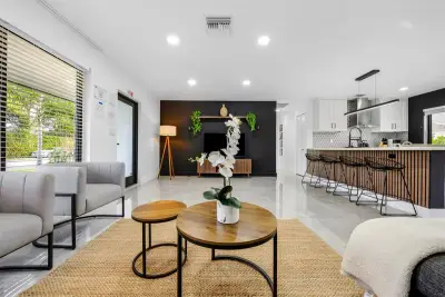 2925 NE 1st Ave, Wilton Manors: photo 1 of 63