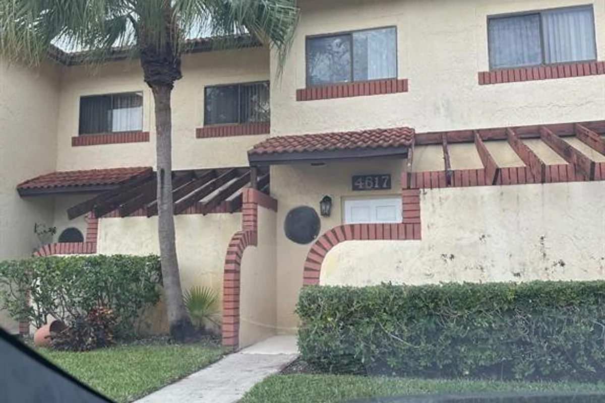 4617 NW 90th Ave, Sunrise: photo 1 of 12