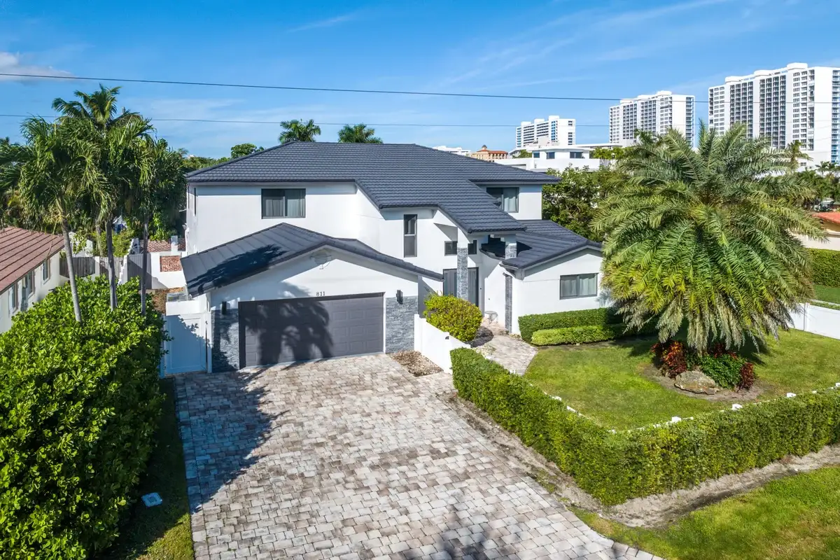 811 SE 31st St, Boca Raton: photo 1 of 46