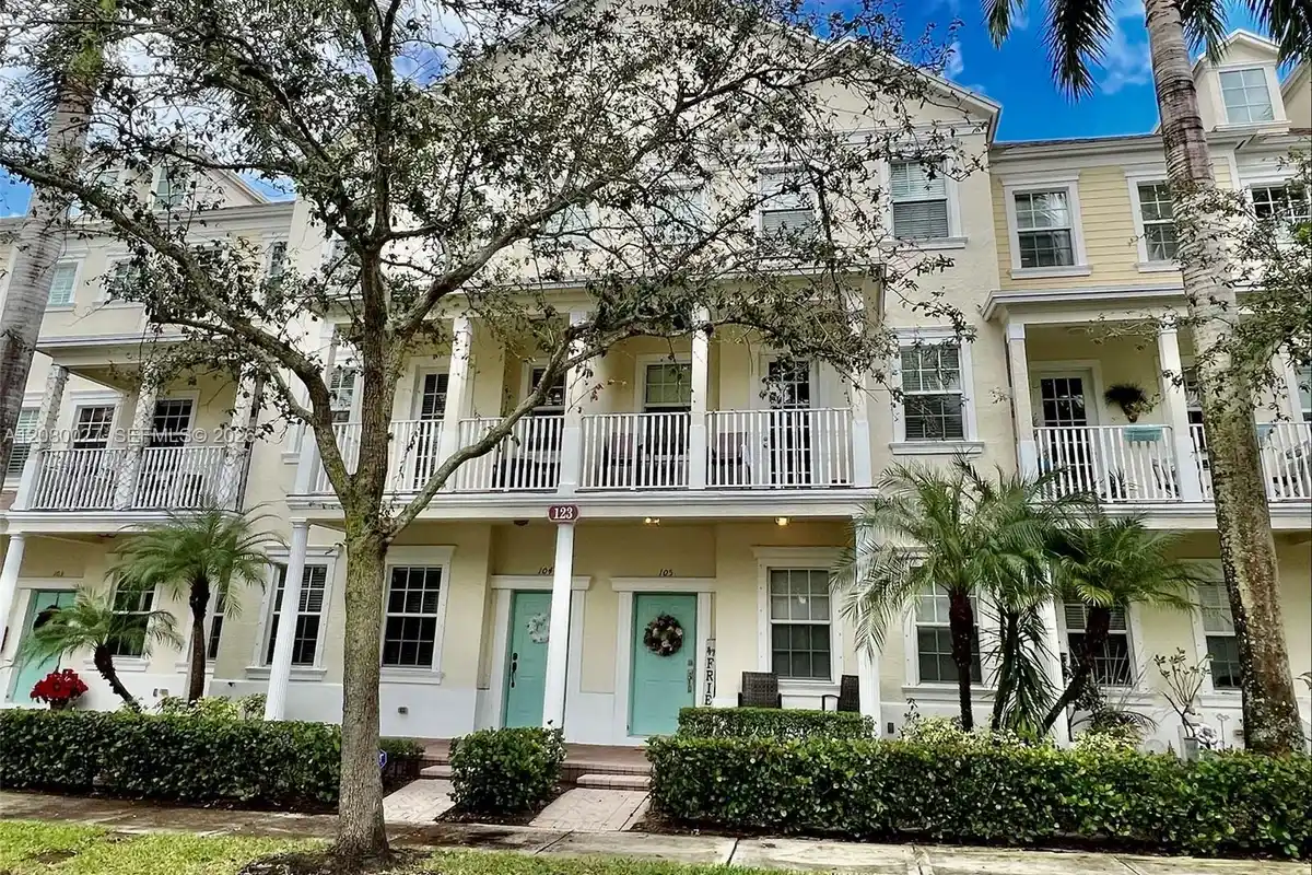 123 E Royal Palm Cir #105, Jupiter: photo 1 of 22