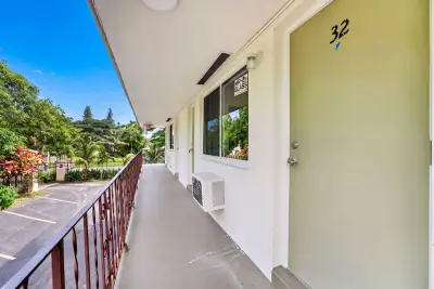 60 NW 79th St #32, Miami: photo 1 of 30