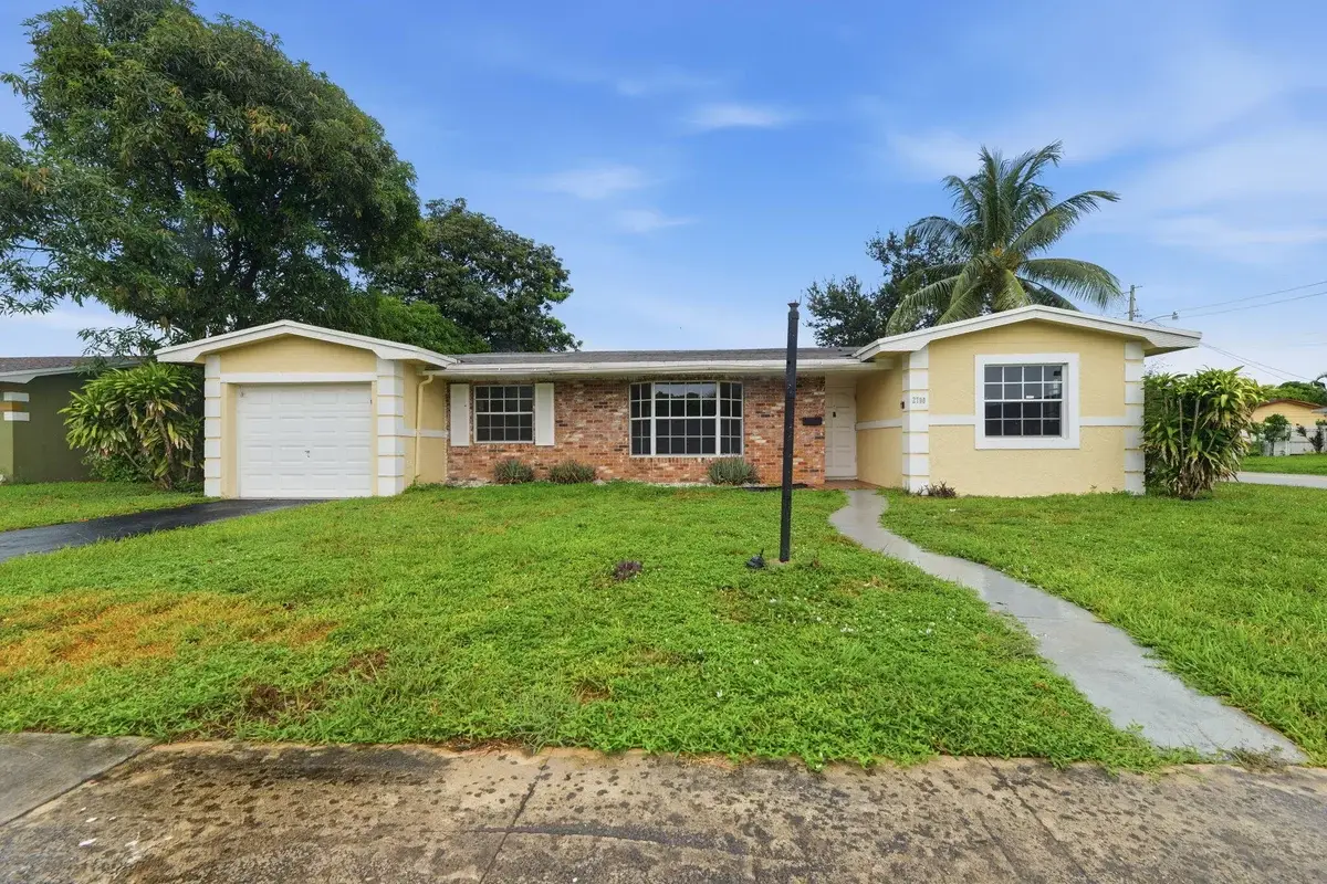 2700 NW 36th Ave, Lauderdale Lakes: photo 1 of 31