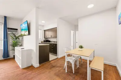 7340 Harding Ave #11, Miami Beach: photo 1 of 10
