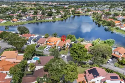 17624 NW 63rd Ct, Hialeah: photo 1 of 40