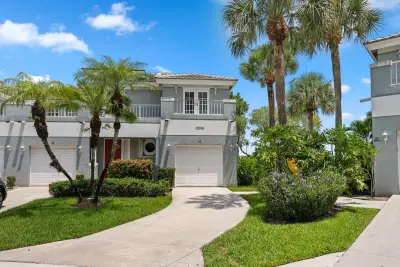 10315 N Andover Coach Ln #A2, Lake Worth: photo 1 of 63