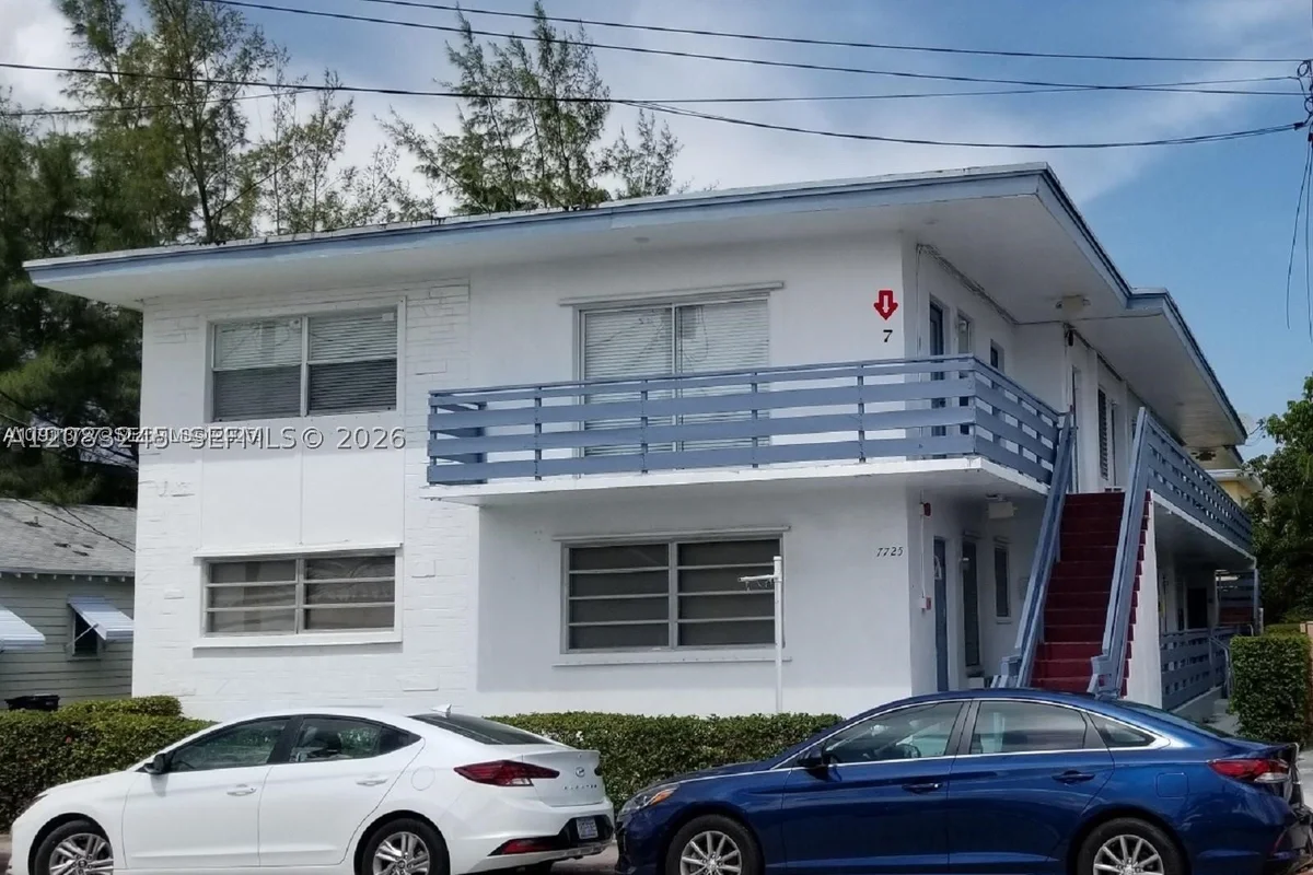 7725 Carlyle Ave #7, Miami Beach: photo 1 of 17