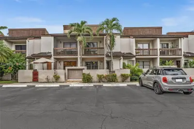 10110 NW 41st St #78-7, Doral: photo 1 of 75