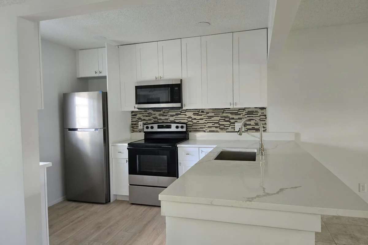 2700 Casita Way #2140, Delray Beach: photo 1 of 31