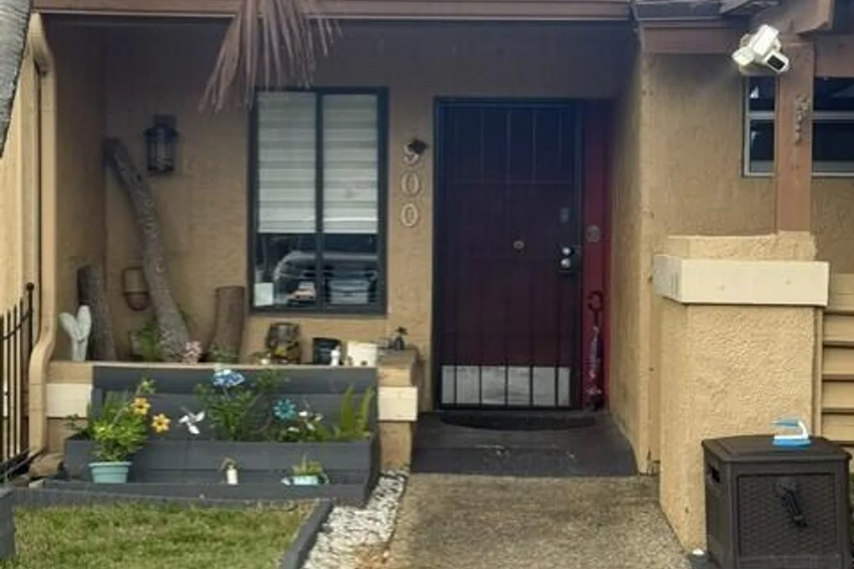 900 NW 79th Ter, Plantation: photo 1 of 5