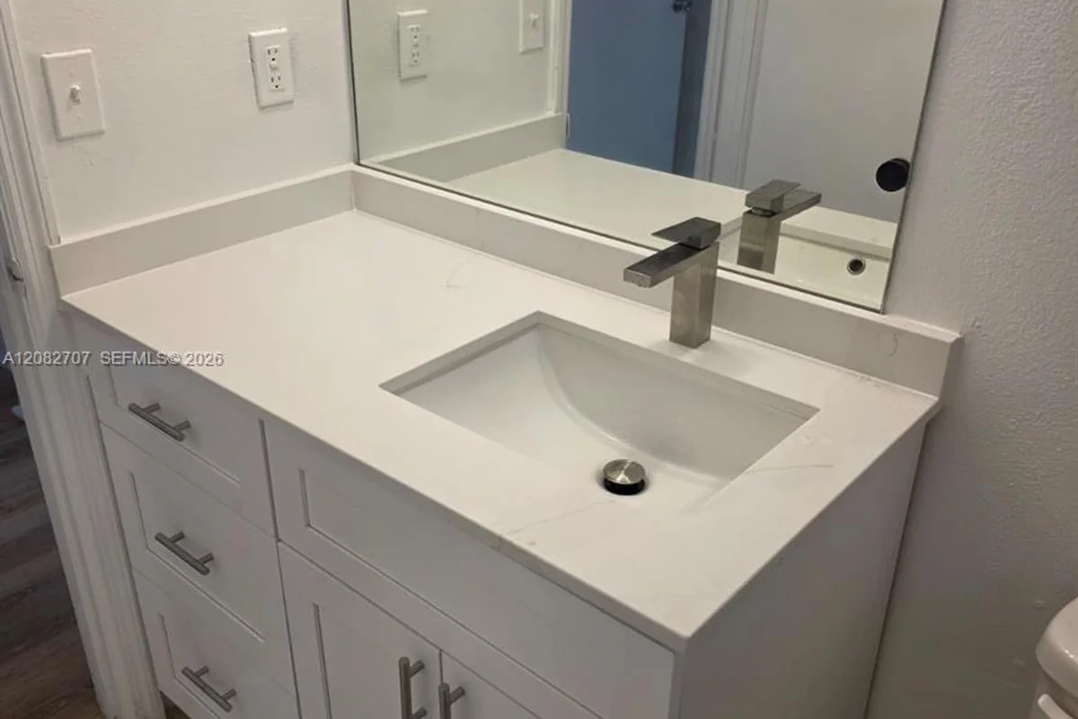 17612 NW 25th Ave #201, Miami Gardens: photo 1 of 5