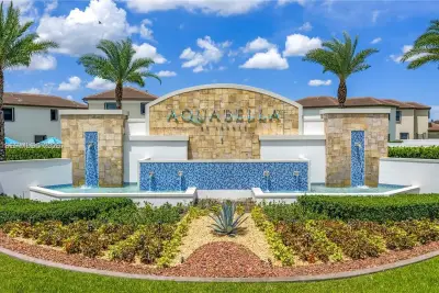 3328 W 114th Ter, Hialeah: photo 1 of 21