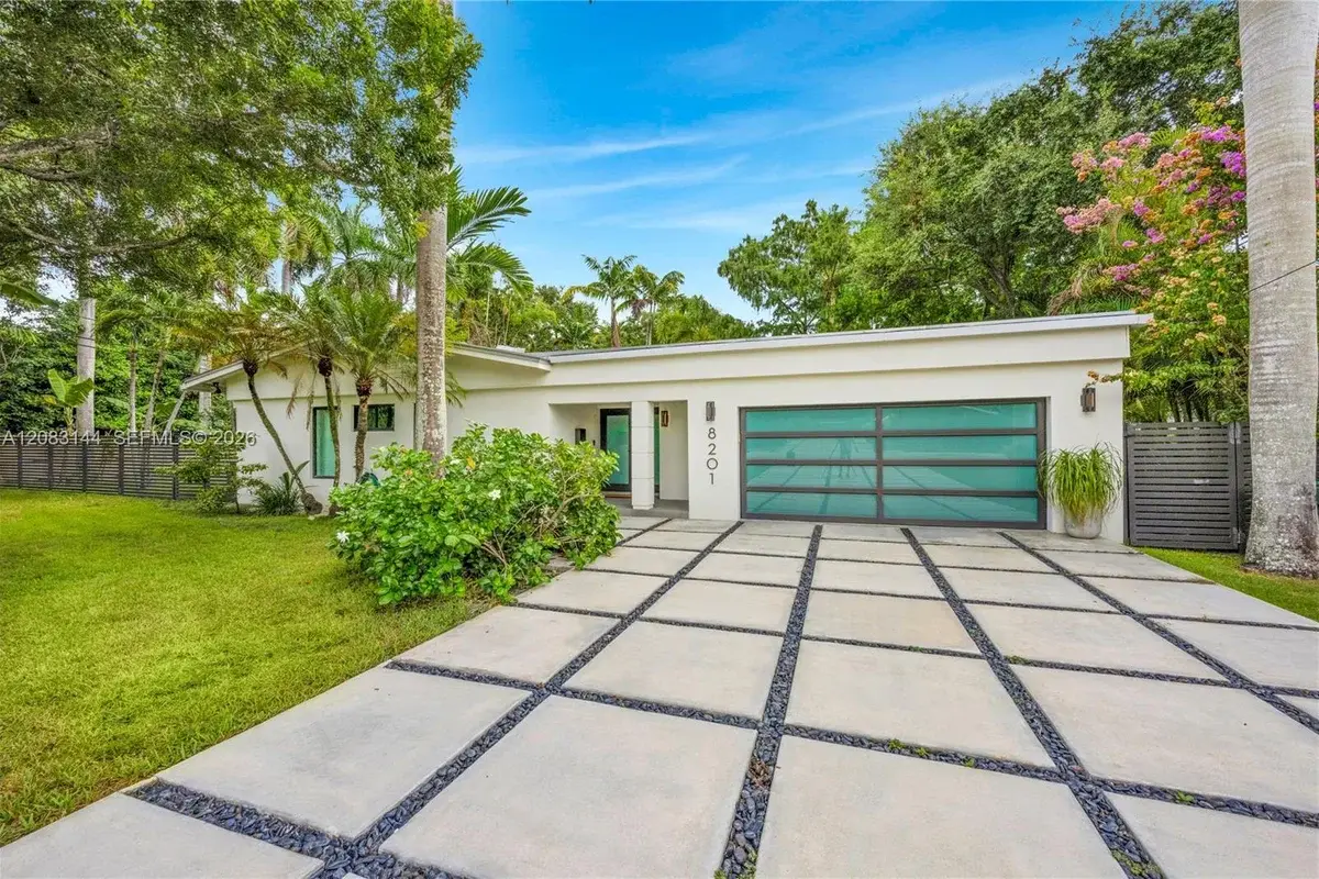 8201 SW 62nd Ave, South Miami: photo 1 of 38