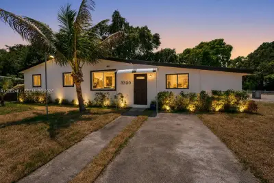 3300 SW 40th Ave, West Park: photo 1 of 23