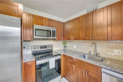 150 SW 134th Way #304R, Pembroke Pines: photo 1 of 26