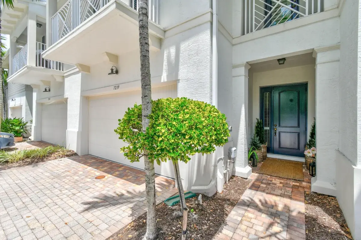 7239 Oxford Ct, Palm Beach Gardens: photo 1 of 41