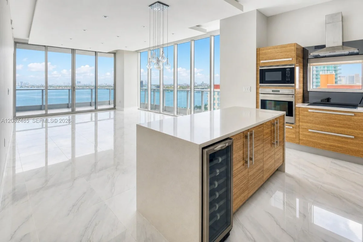 2020 N Bayshore Dr #1710, Miami: photo 1 of 15