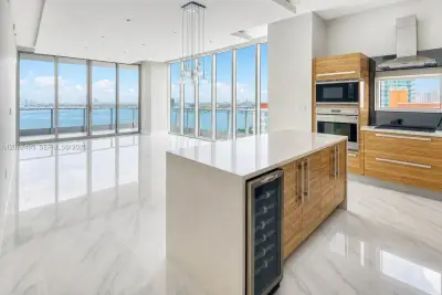 2020 N Bayshore Dr #1710, Miami: photo 1 of 15