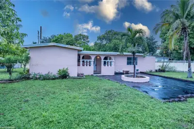 918 NW 13th Ct, Fort Lauderdale: photo 1 of 28