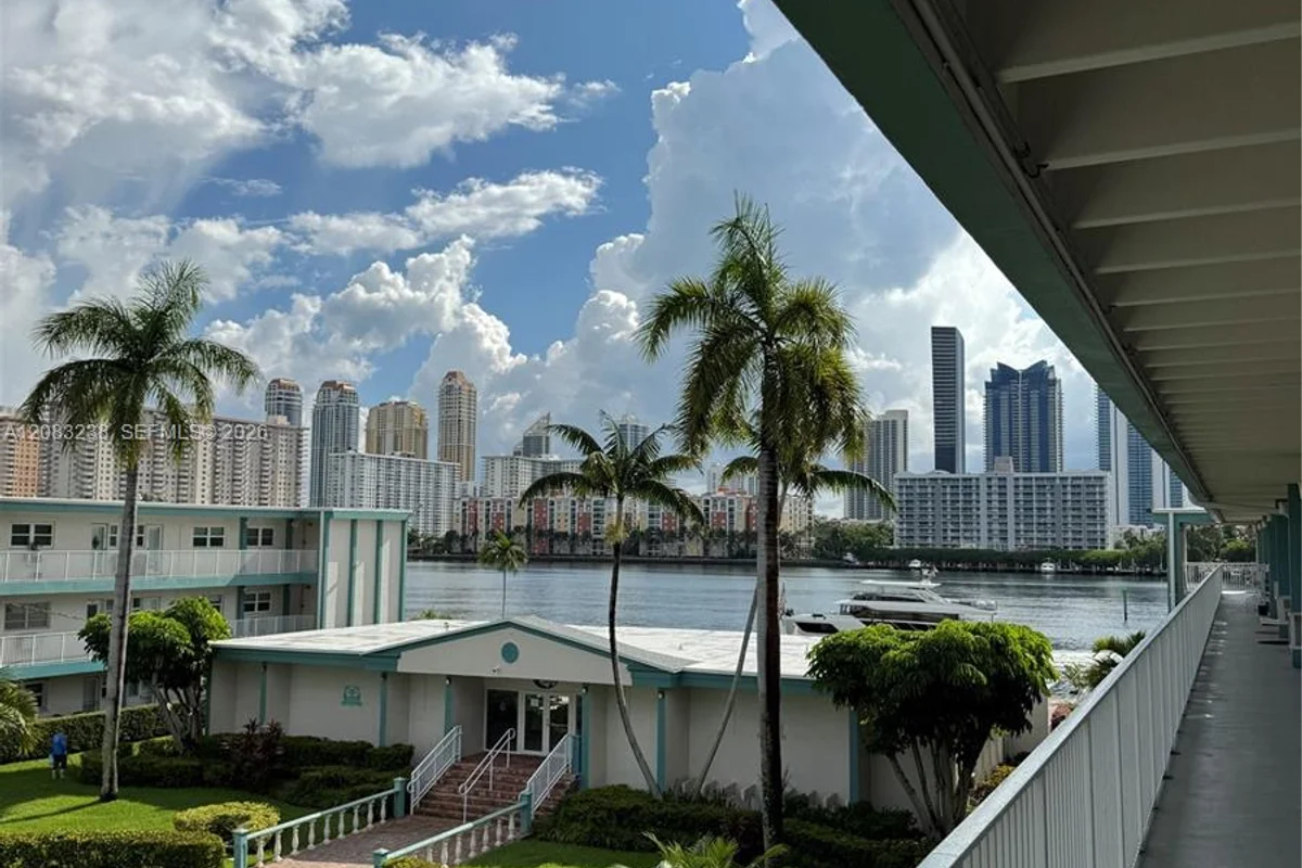 3922 NE 166th St #S305, North Miami Beach: photo 1 of 37