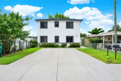 5220 NW 24th Ave, Miami: photo 1 of 16