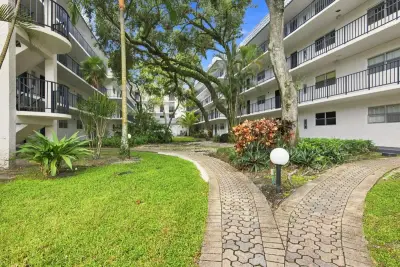 3280 Spanish Moss Ter #403, Lauderhill: photo 1 of 28