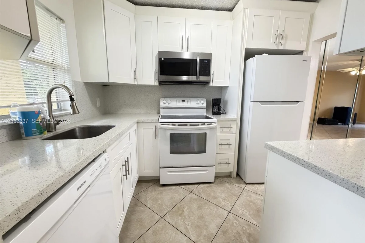 9949 Sandalfoot Blvd #514, Boca Raton: photo 1 of 10