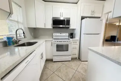 9949 Sandalfoot Blvd #514, Boca Raton: photo 1 of 10