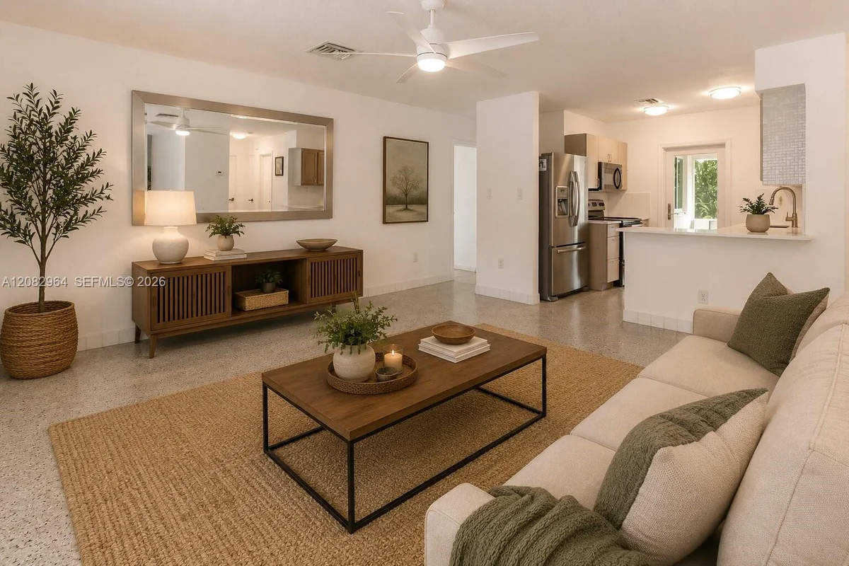 206 NE 5th Ave, Dania Beach: photo 1 of 14