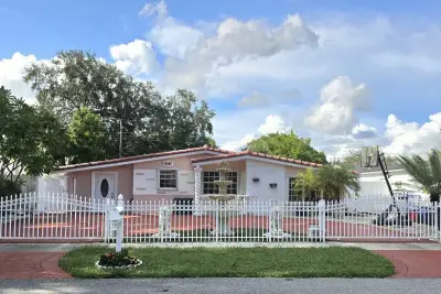 6521 Harding St, Hollywood: photo 1 of 24